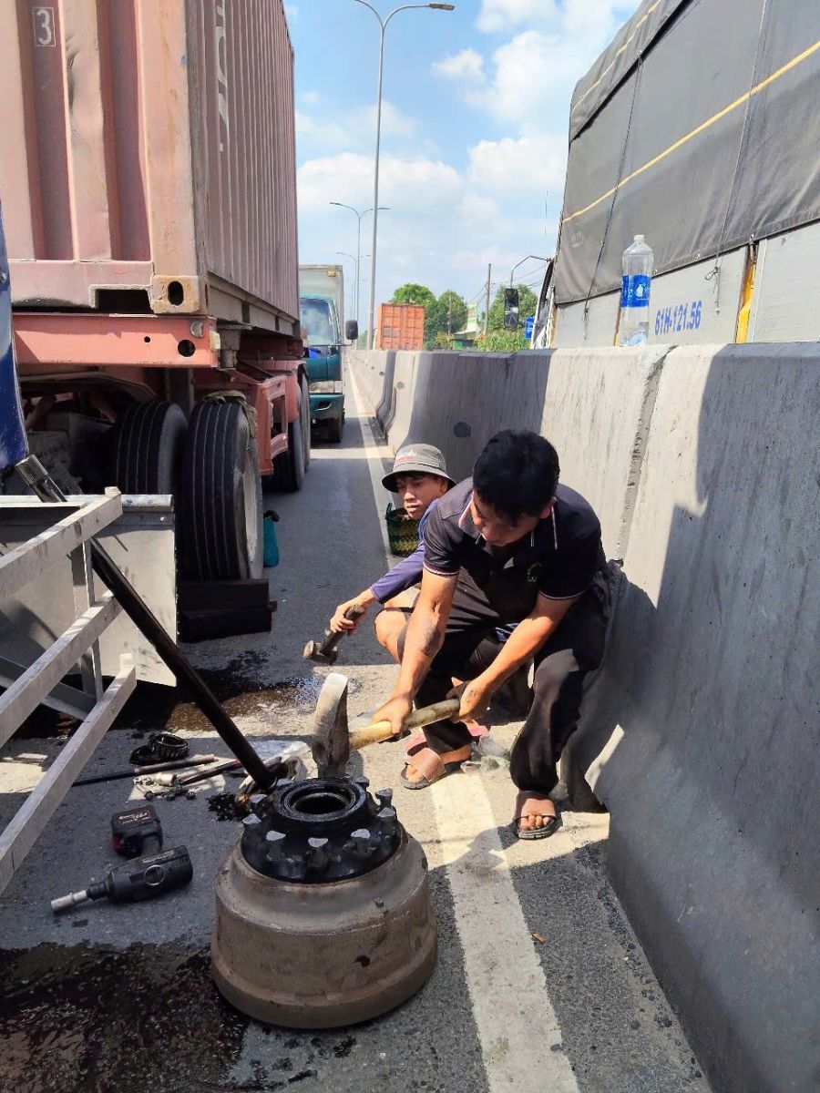 Sửa chữa ôtô lưu động khu vực Đức Hoà 3