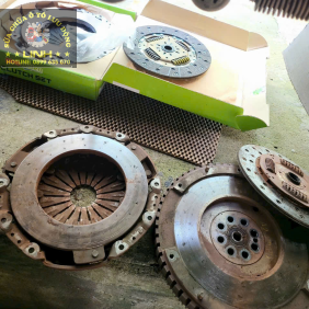 Set Clutch cầm tay & thắt lưng