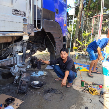 Sửa chữa ôtô lưu động khu vực tỉnh lộ 8 thời gian làm việc 24/24 phụ vụ tận nơi cần là có gọi là tới 