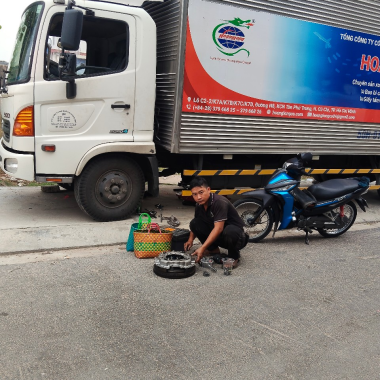 Sửa chữa ôtô lưu động khu vực Đức Hòa 3Long An thời gian làm việc 24/24 phụ vụ tận nơi cần là có gọi là tới 