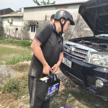 Dịch vụ sửa chữa ôtô lưu động kích bình lưu động khu công nghiệp Củ Chi bình Mỹ thời gian làm việc 24/24 phụ vụ tận nơi cần là có gọi là tới 