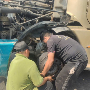 Dịch vụ sửa chữa ôtô lưu động kích bình lưu động khu công nghiệp Tân Phú Trung thời gian làm việc 24/24 phụ vụ tận nơi cần là có gọi là tới 