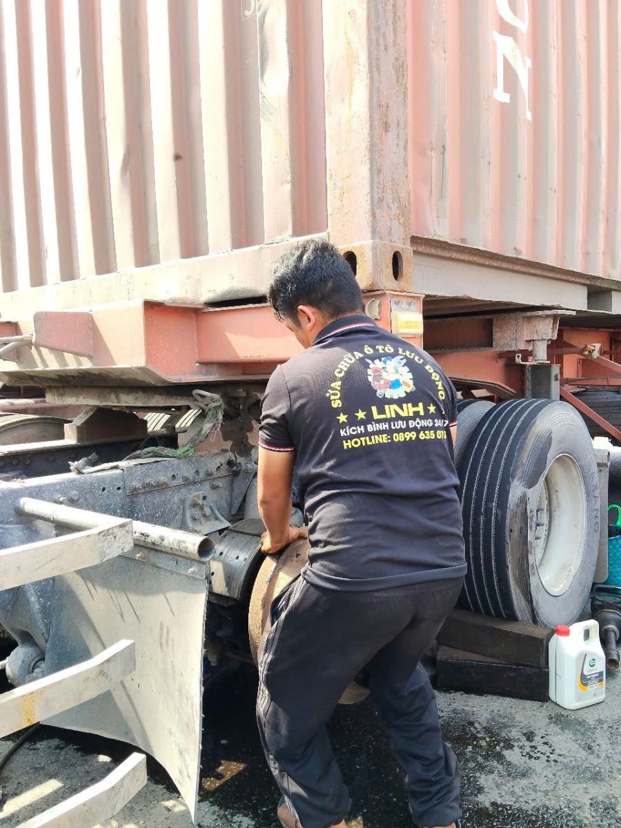 Sửa chữa ôtô lưu động khu vực Tân Phú Trung
