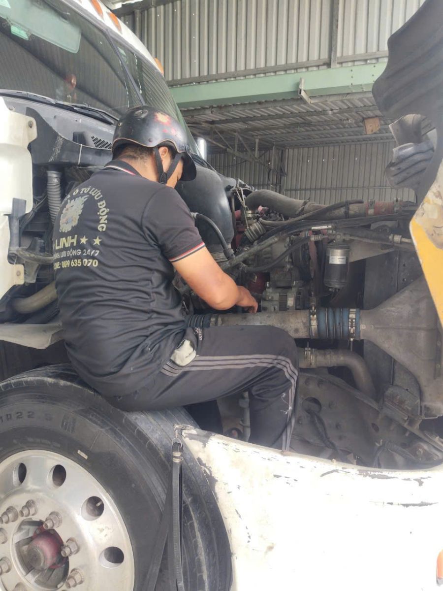 Thay thế và kích bình ắc quy ô tô tận nơi